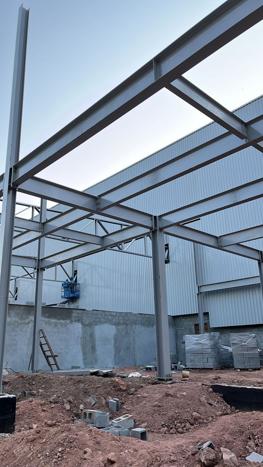 CF Engenharia — Pórtico metálico SP