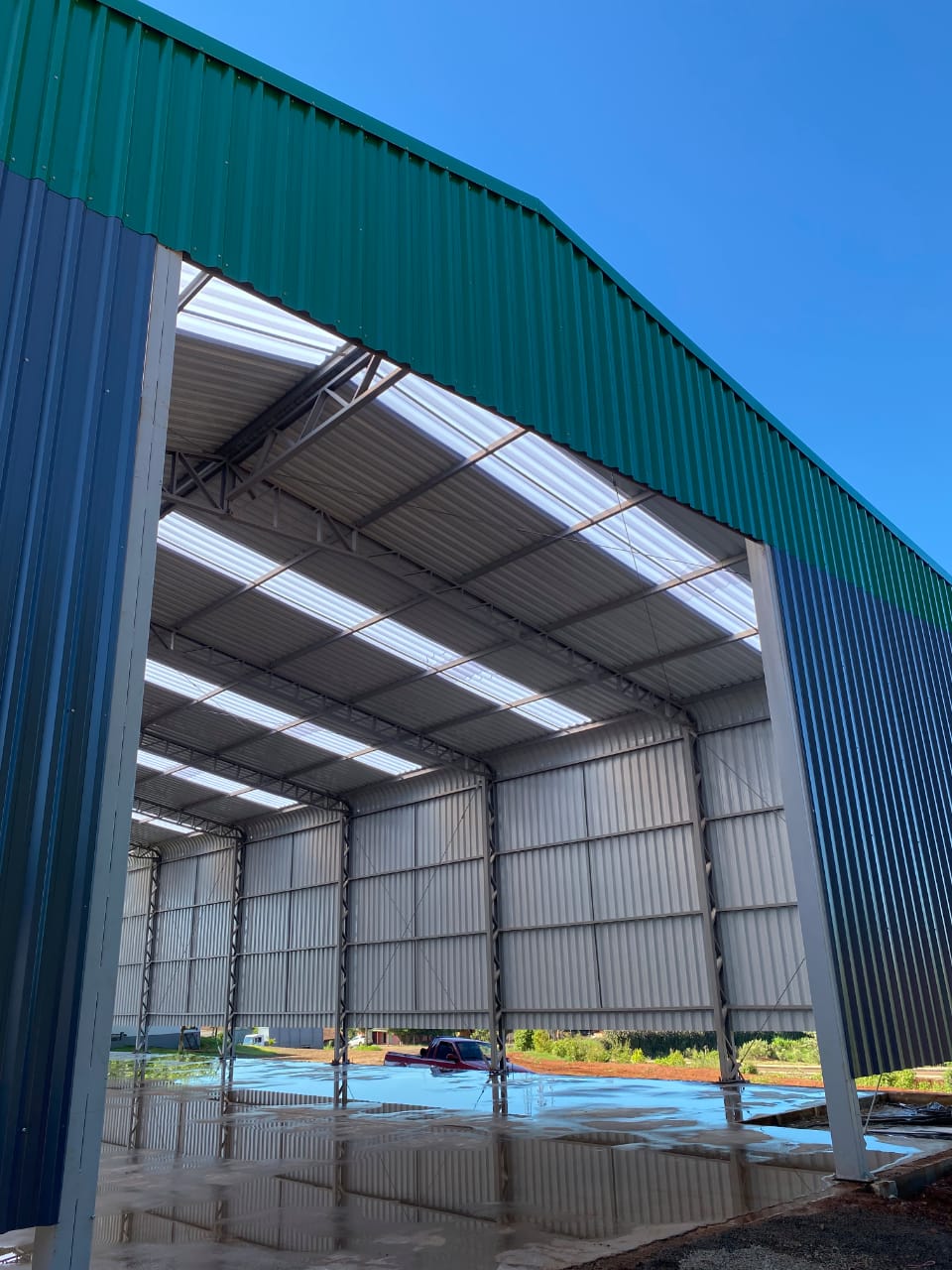 CF Engenharia — Galpão em SP, vista interna pós-montagem